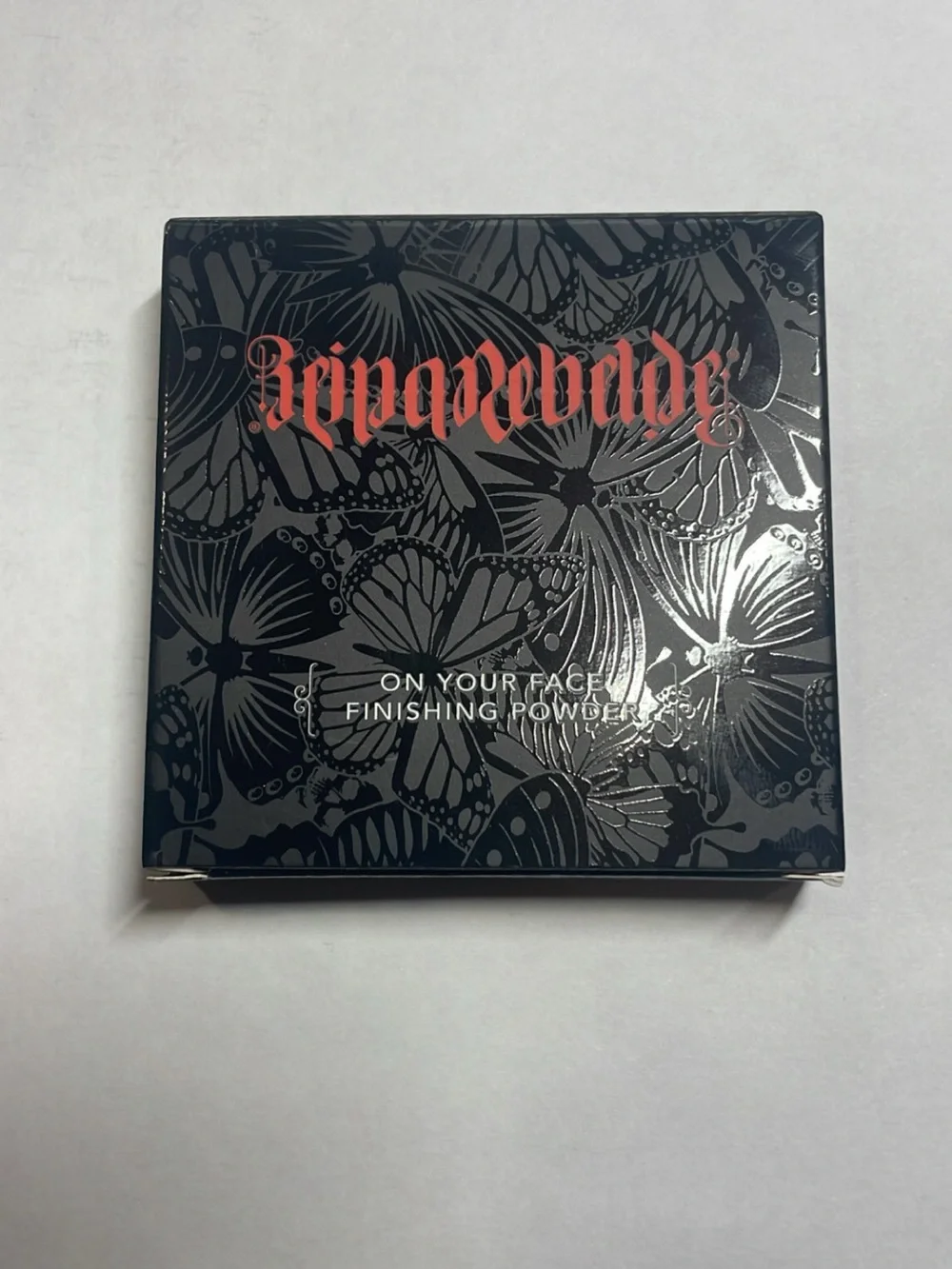 Reina rebelde On Your Face Finishing Powder